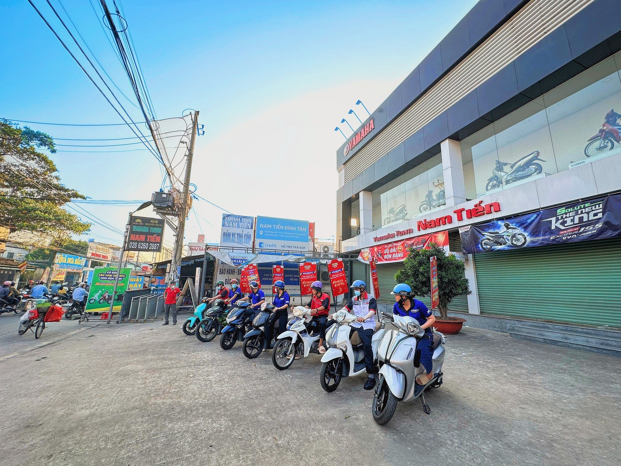 cua-hang-xe-may-yamaha-gan-day